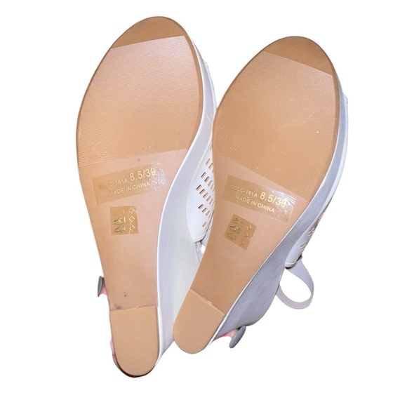 Chinese Laundry White Faux Leather Platform Sandals Sz 8.5 - Picture 11 of 14